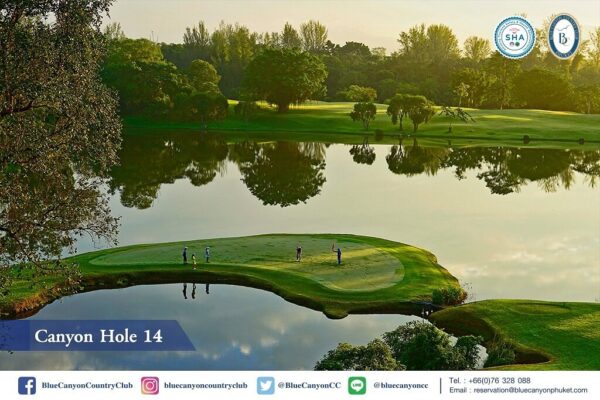 Blue Canyon Country Club Golfbane med udsigt over søen